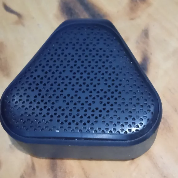 Triangle Bluetooth Speaker - Picture 3 of 3